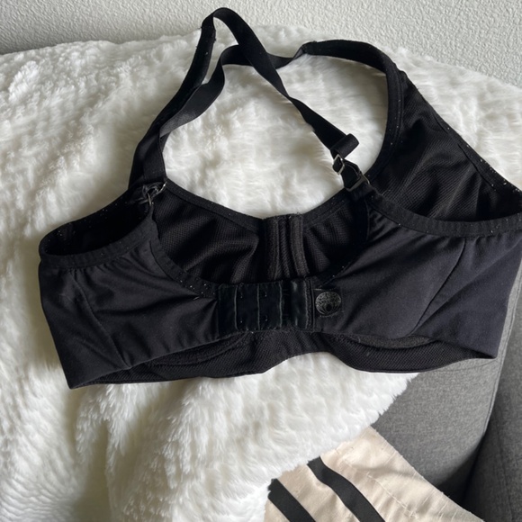 Natori Sports Bra - Picture 2 of 2